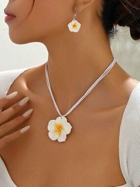 Plumeria Flower Pendant Necklace - White & Yellow - Women Jewelry